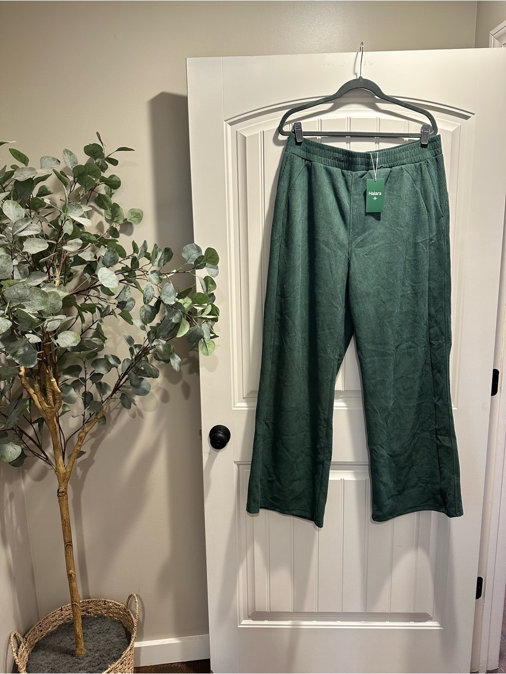 NWT Halara Green Corduroy Ribbed Wide Leg Pants Elastic Waist